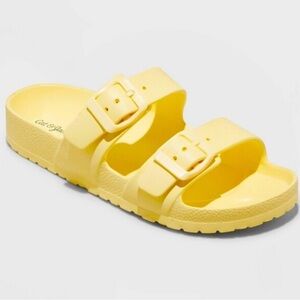 Cat & Jack Kids' Noa Slip-On Footbed
Sandals - Cat & Jack™ Yellow
2